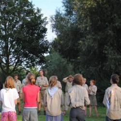 Uitladen Materiaal  50 - Scouts en Gidsen Zaventem 